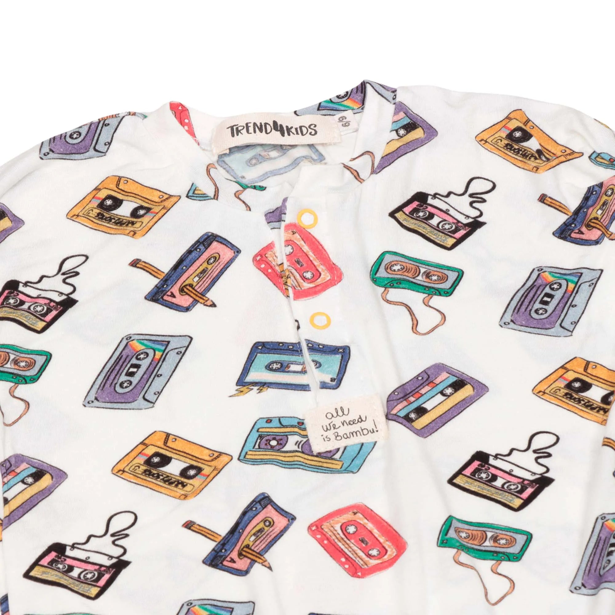 Macacão de Bebê Estampa Fita Cassete Off White com Zíper – Retrô e Confortável | Trend4kids