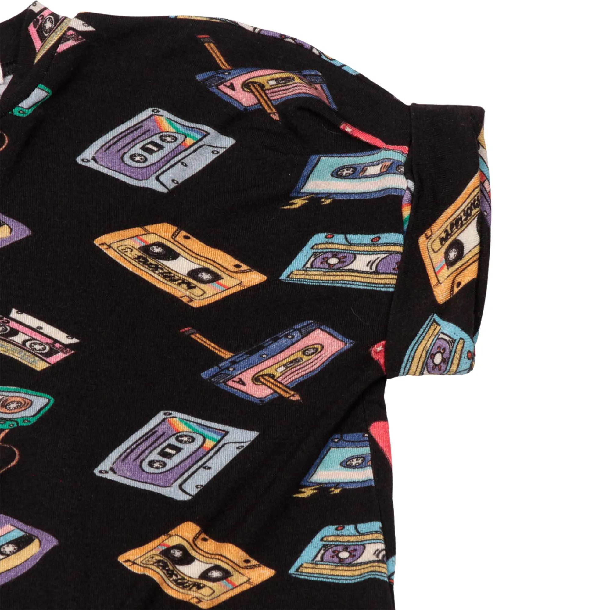Macacão de Bebê com Zíper Estampa Fita Cassete Preta – Estilo Retrô e Conforto | Trend4kids